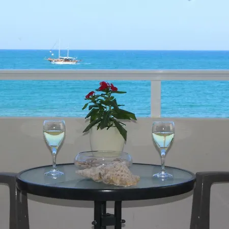 Διαμέρισμα Amazing Beachfront In Χερσόνησος